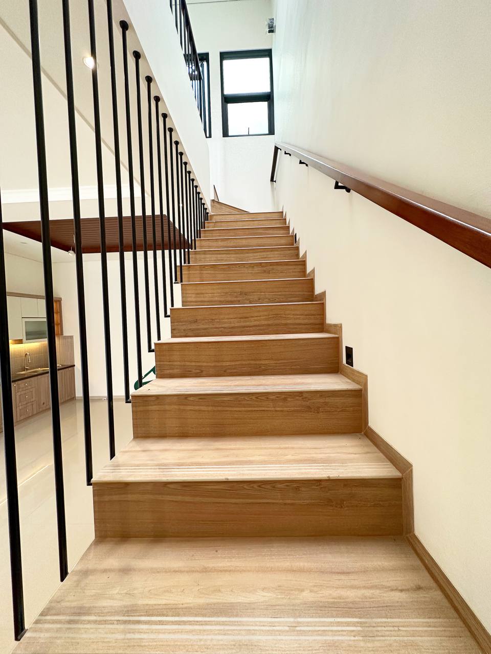 Rumah 2 LT tanah luas harga termurah Rawamangun Jakarta Timur