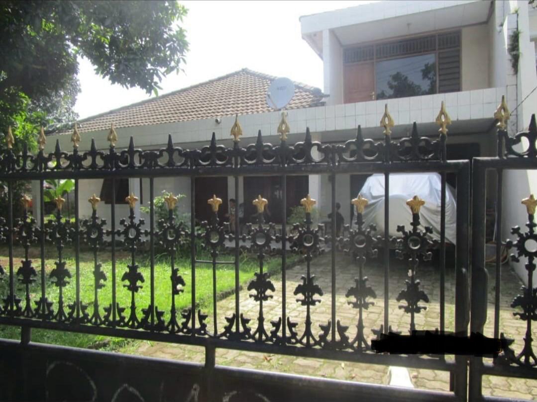 Jual rumah tua dan luas di Pertukangaan Utara, Pesanggrahan