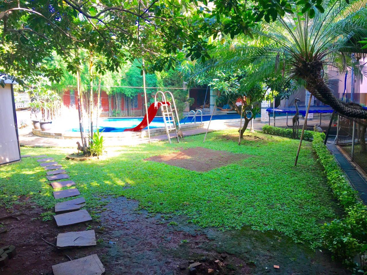 Jual rumah mewah dan nyaman di Petajen Raya 69, Pasar Minggu