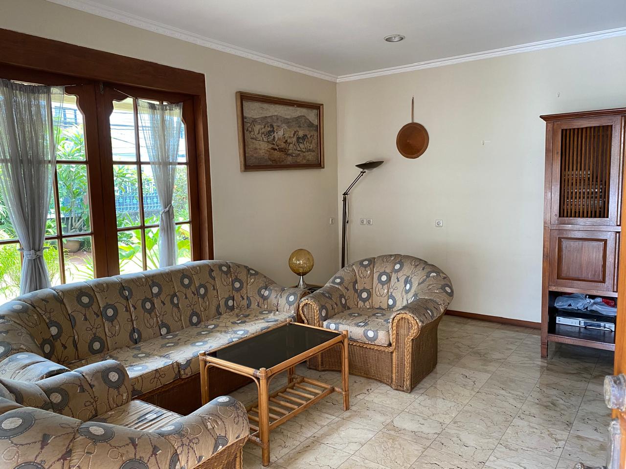 Jual rumah mewah dan siap huni di Caringin Timur, Cilandak Barat