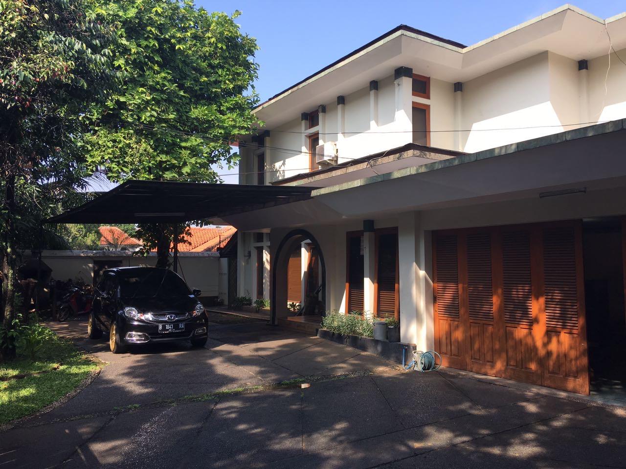 Jual rumah mewah dan nyaman di Petajen Raya 69, Pasar Minggu