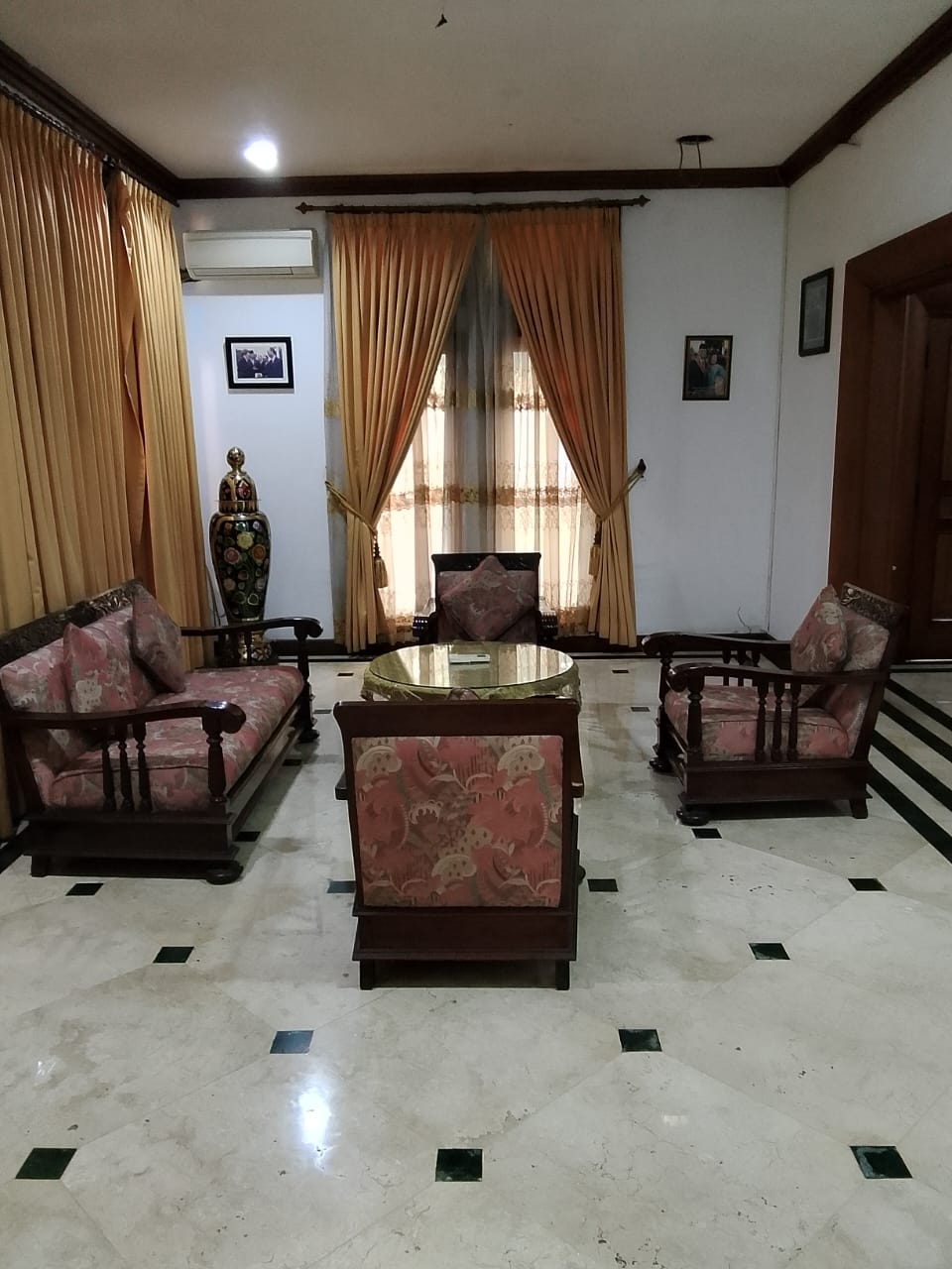 Jual rumah mewah dan nyaman di Petajen Raya 69, Pasar Minggu