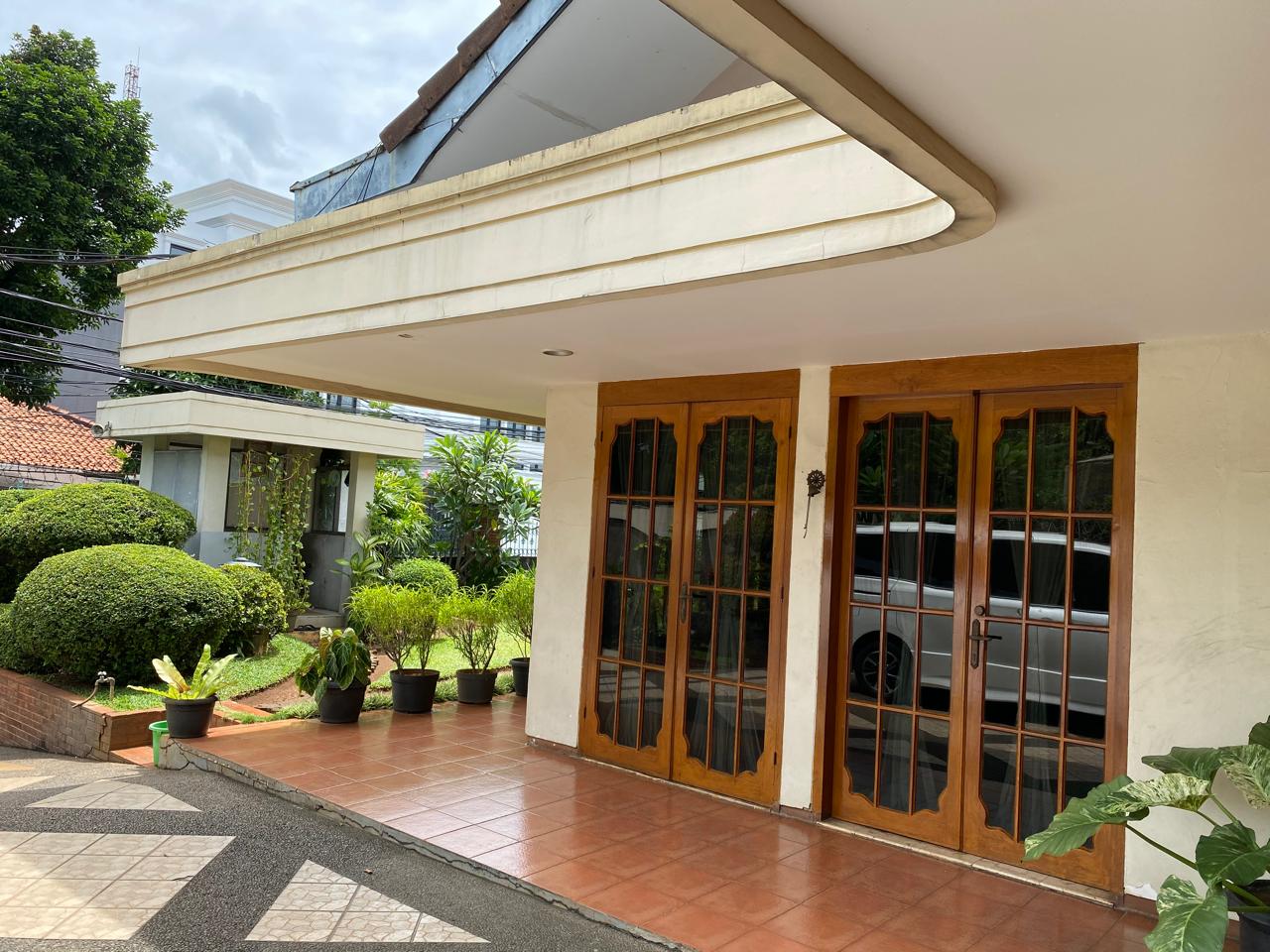 Jual rumah mewah dan siap huni di Caringin Timur, Cilandak Barat