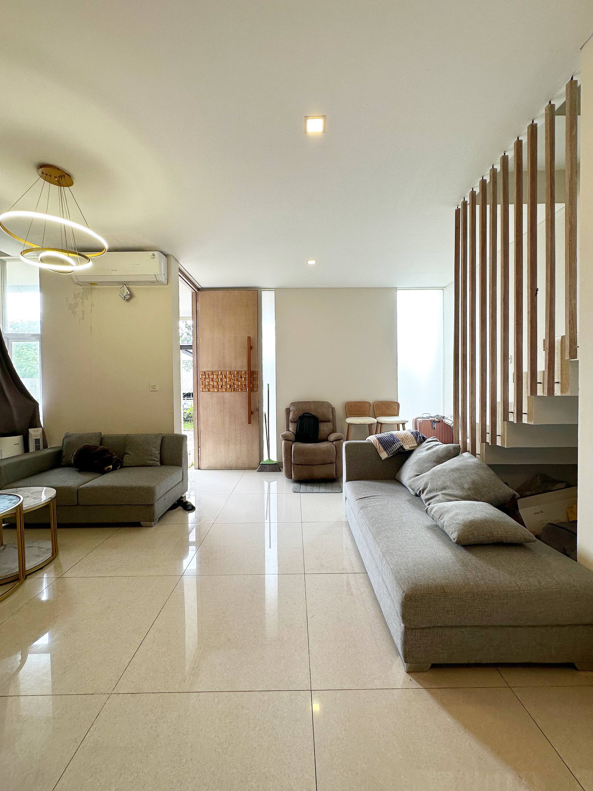 Rumah second hook dekat tol Setu Cipayung Jakarta Timur