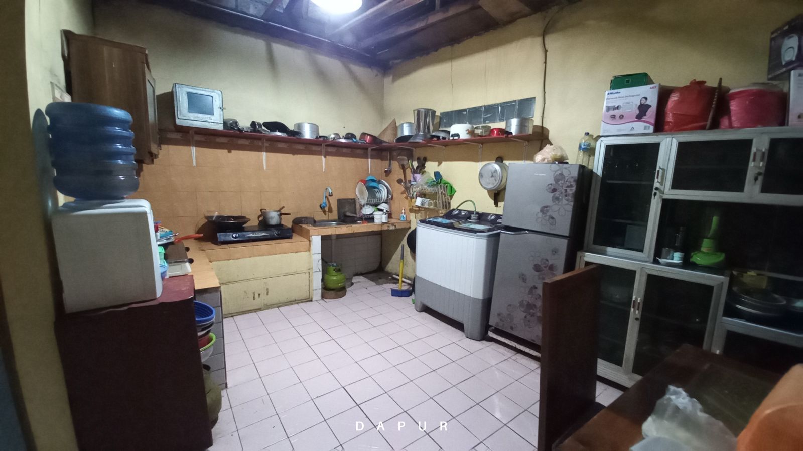 Rumah besar dan Tanah 542 m2 Jual Murah Pinggir Jalan Utama