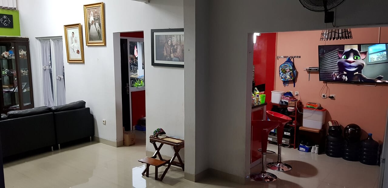 Rumah 2 lantai Huk Second dalam perumahan di Tipar Depok