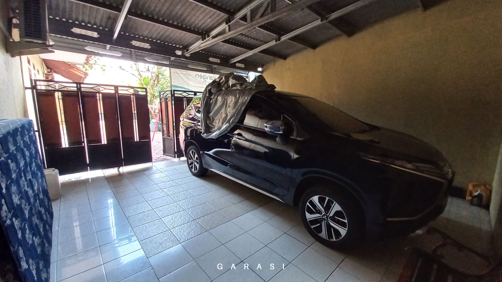 Rumah besar dan Tanah 542 m2 Jual Murah Pinggir Jalan Utama