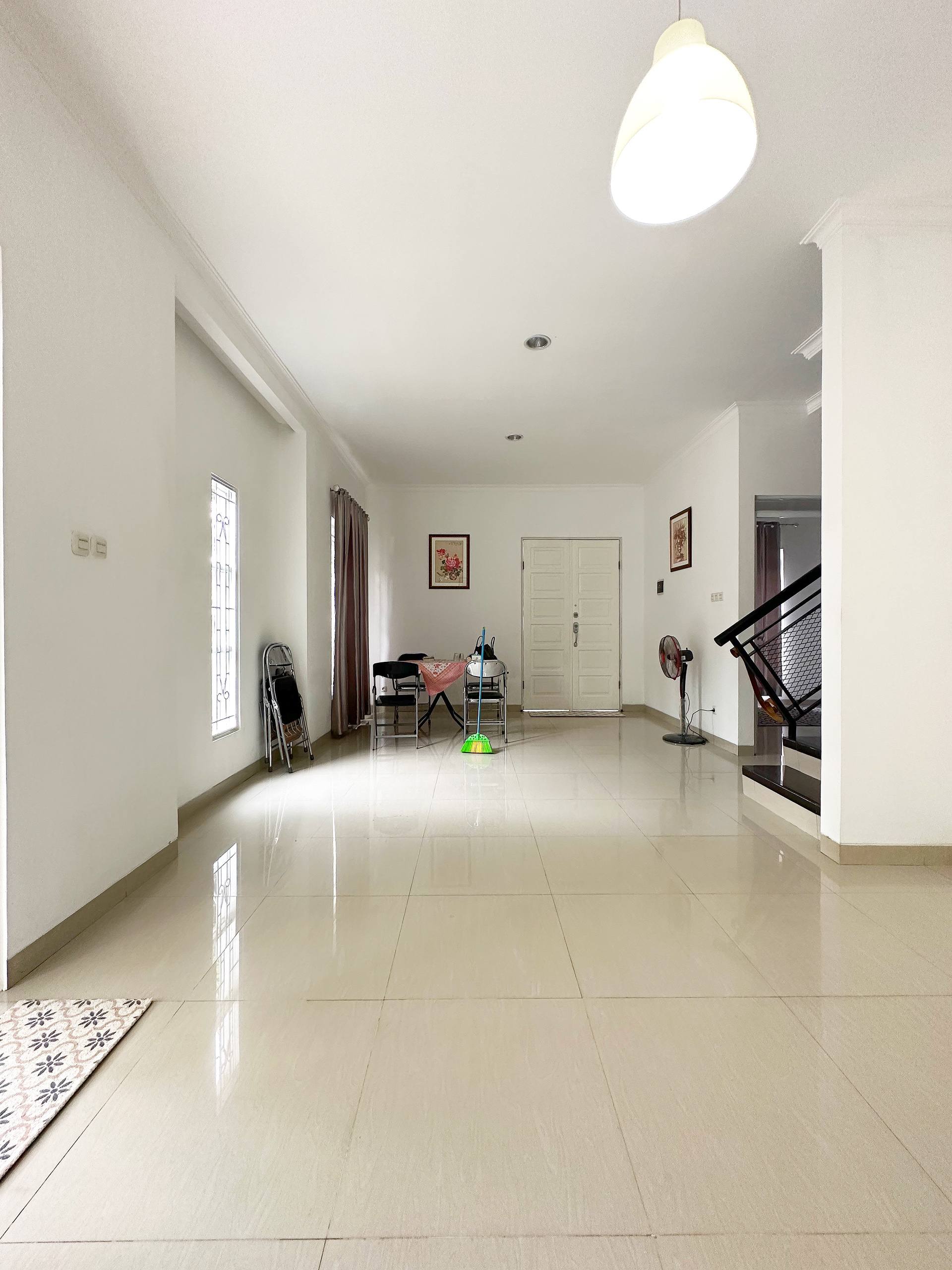 Rumah second posisi hook di Jatirahayu Pondok Melati Bekasi