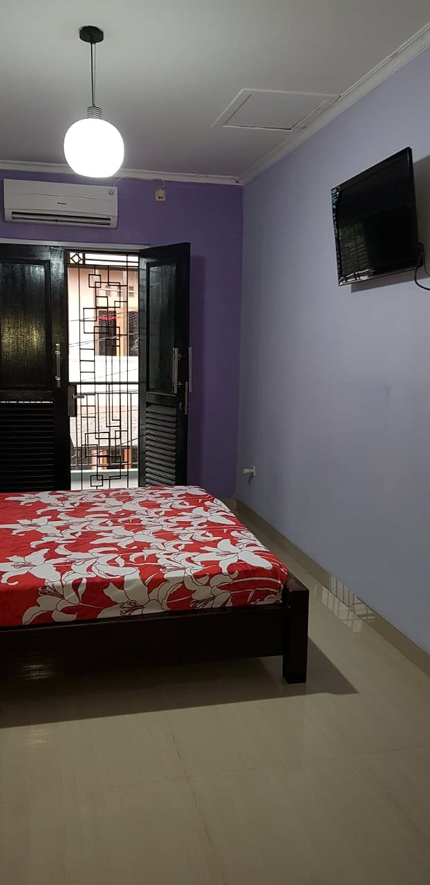 Rumah 2 lantai Huk Second dalam perumahan di Tipar Depok