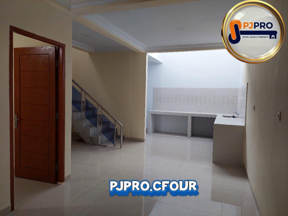 Dijual Rumah dengan Area Bebas Banjir di Taman Harapan Baru