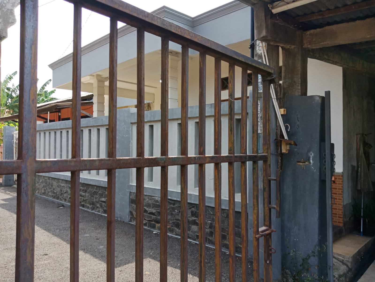 Rumah dan tanah 324 m2 non perumahan Dongkal Pekapuran