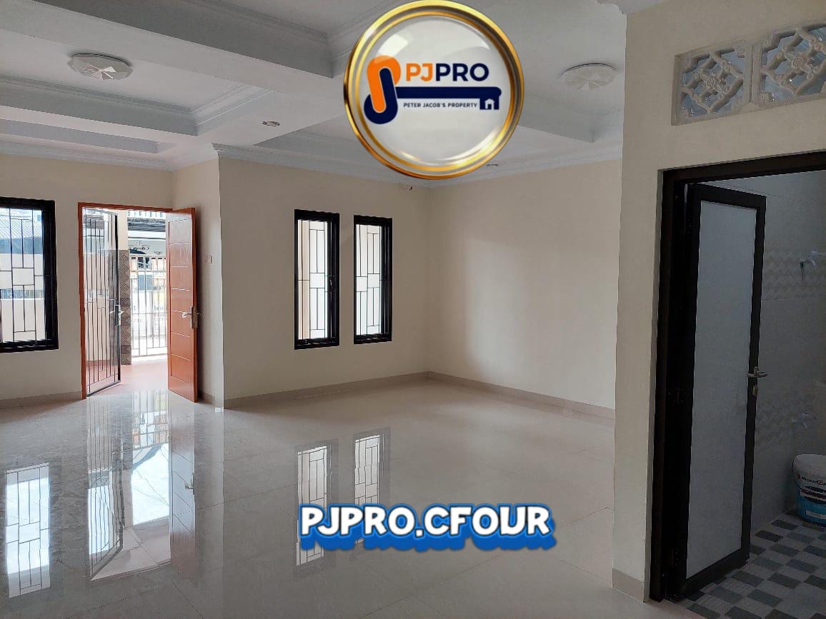 Dijual Rumah dengan Area Bebas Banjir di Taman Harapan Baru