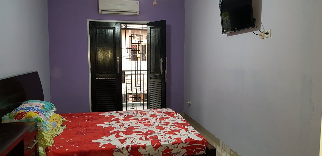 Rumah 2 lantai Huk Second dalam perumahan di Tipar Depok