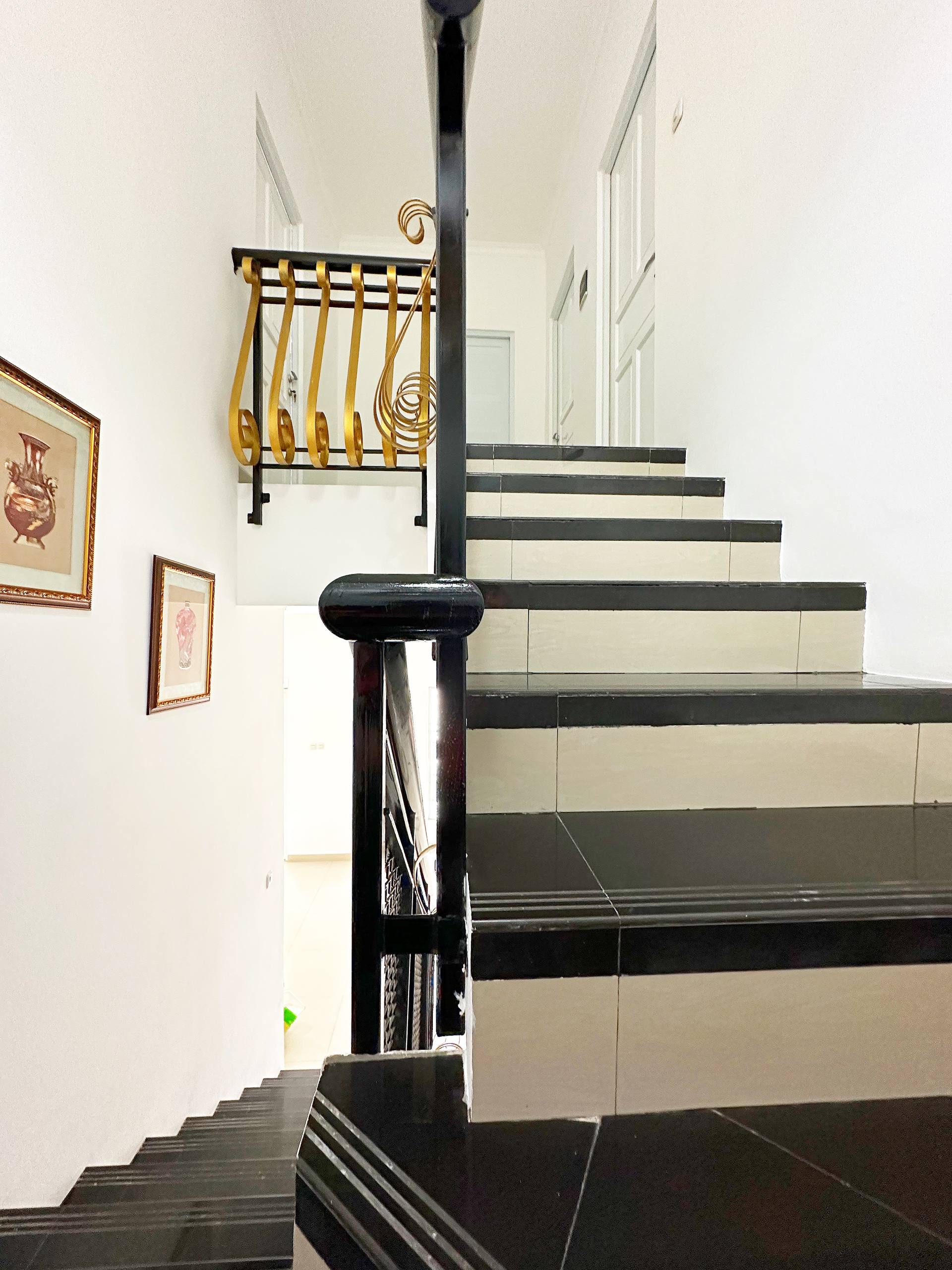 Rumah second posisi hook di Jatirahayu Pondok Melati Bekasi