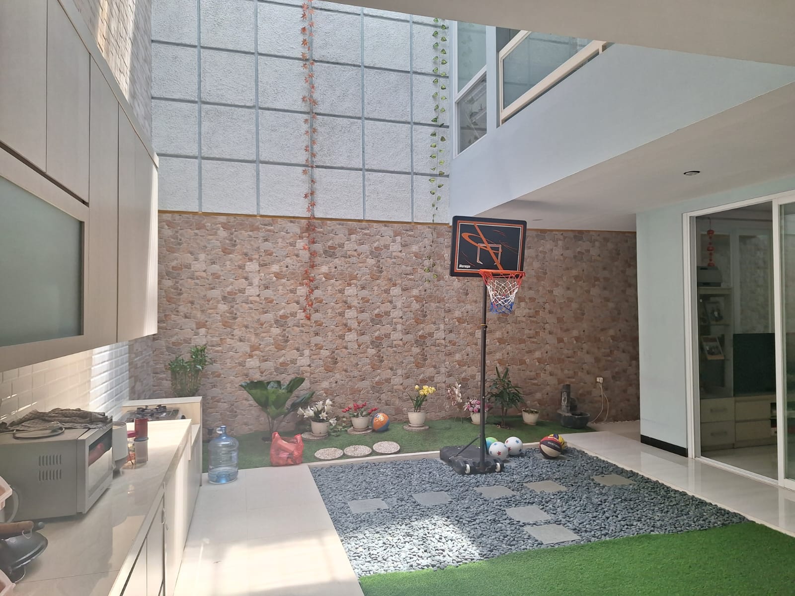 Dijual Rumah di Taman Palem Lestari, Cengkareng, Jakarta Barat