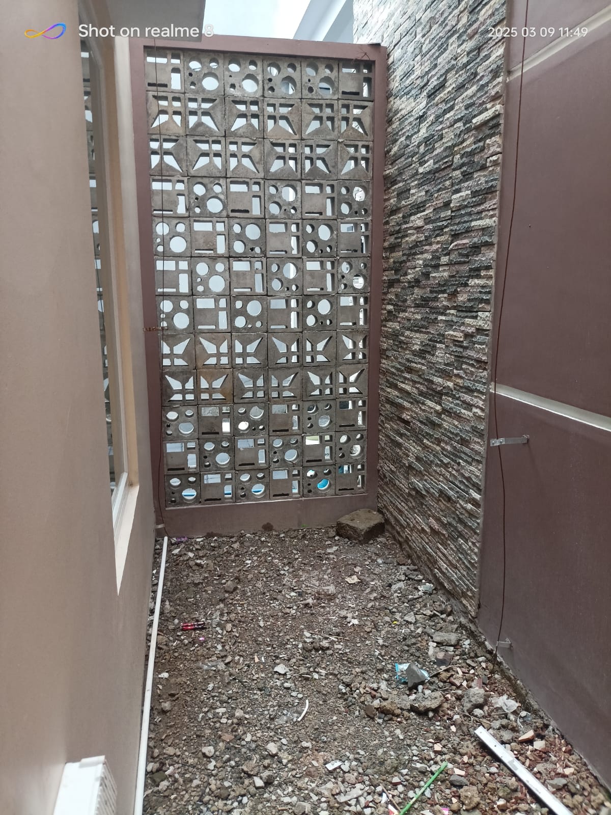 Jual rumah strategis dan bangunan baru di Strategi 7, Joglo