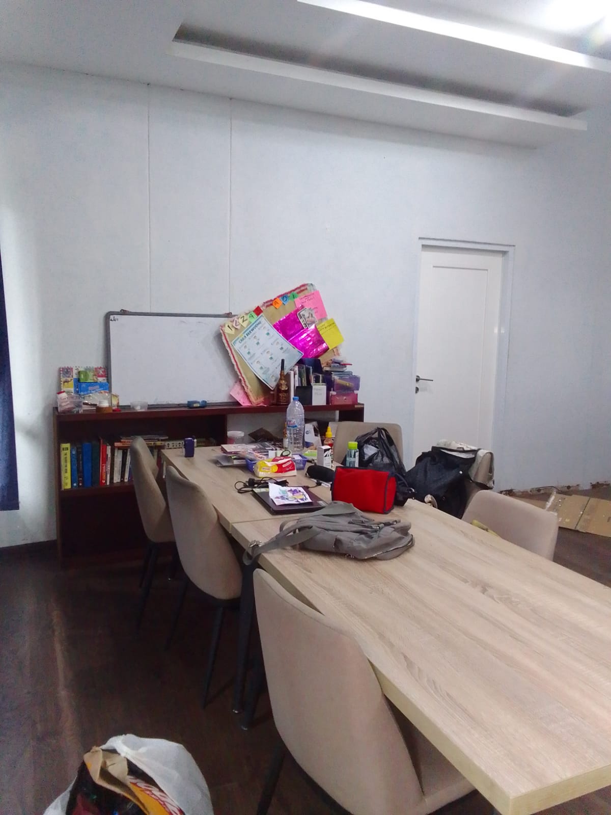 Jual rumah mewah di Manunggal, Meruya Selatan, Kembangan, JakBar