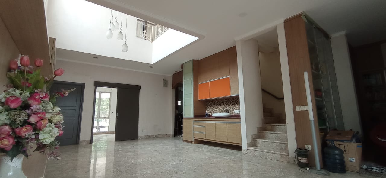 Jual cepat rumah modern  di Cluster De Frangipani, Tangerang
