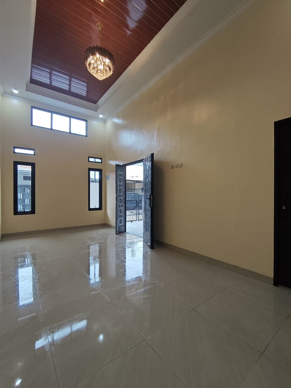 Dijual Rumah dengan Harga Murah Siap Huni di Harapan Indah Bekas