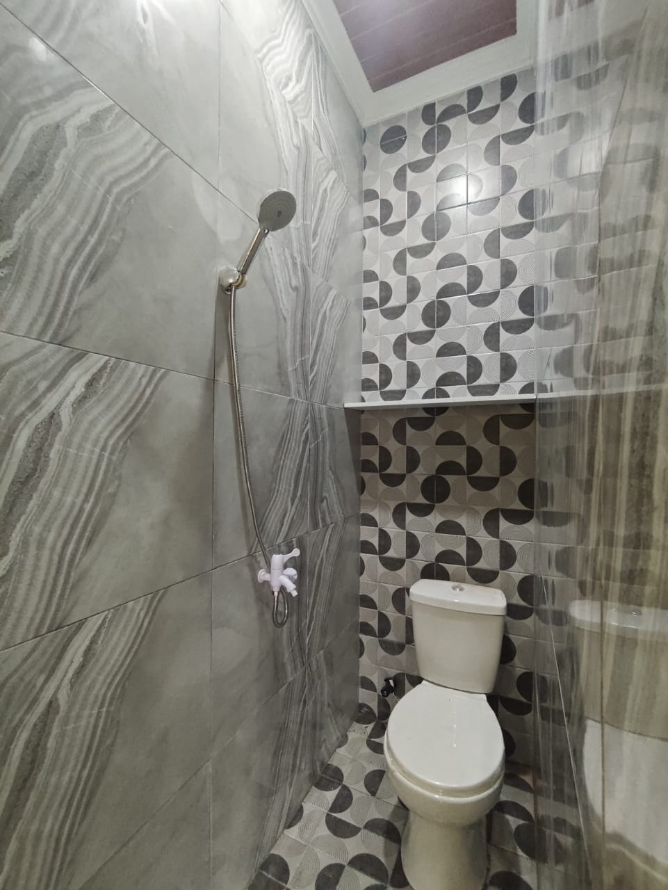 Dijual Rumah dengan Harga Murah Siap Huni di Harapan Indah Bekas