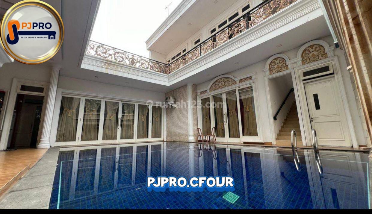 Dijual Rumah Mewah Private Kolam Renang di Duren Sawit