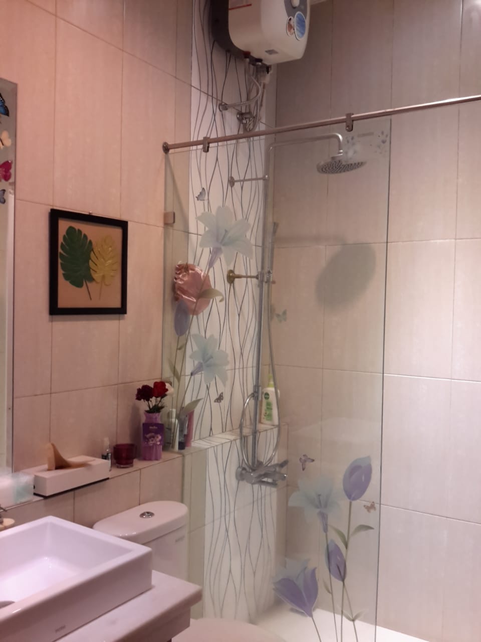 Jual rumah modern dengan lokasi strategis di Kencana Loka 2, BSD