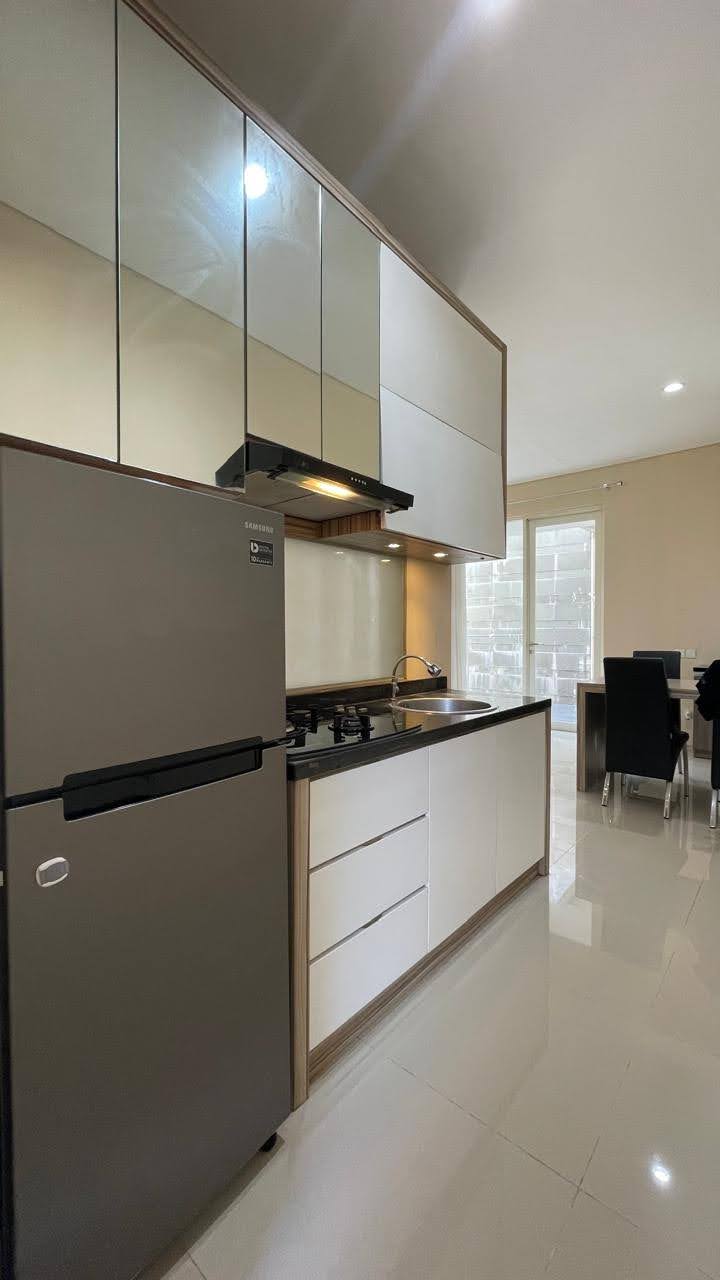 Disewakan Rumah Pelican Hill Citraland Surabaya furnish,