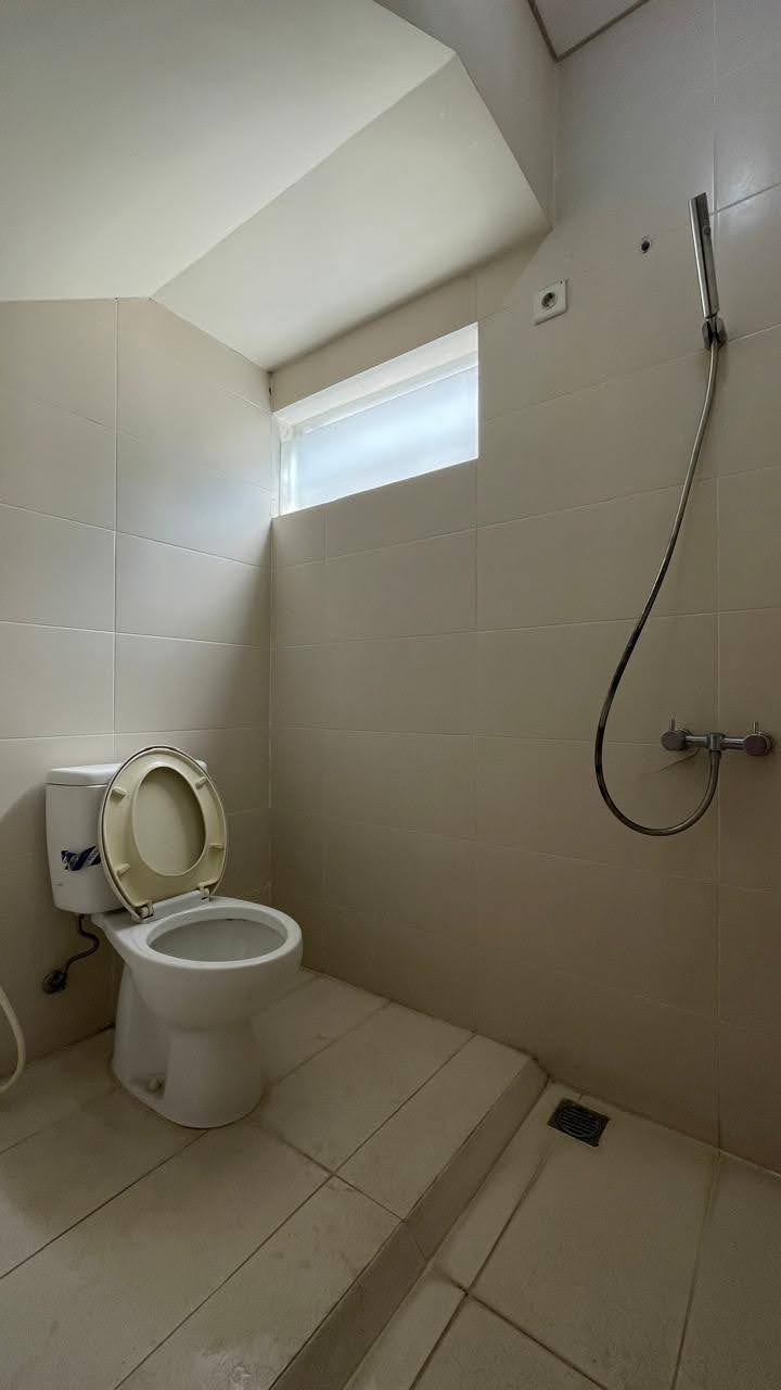 Disewakan Rumah Pelican Hill Citraland Surabaya furnish,