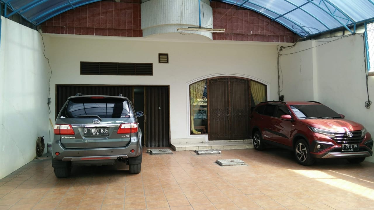 Jual rumah mewah luas di Keadilan, Keagungan, Taman Sari, Jakart