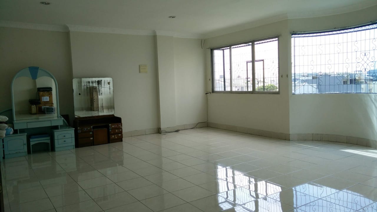 Jual rumah mewah luas di Keadilan, Keagungan, Taman Sari, Jakart