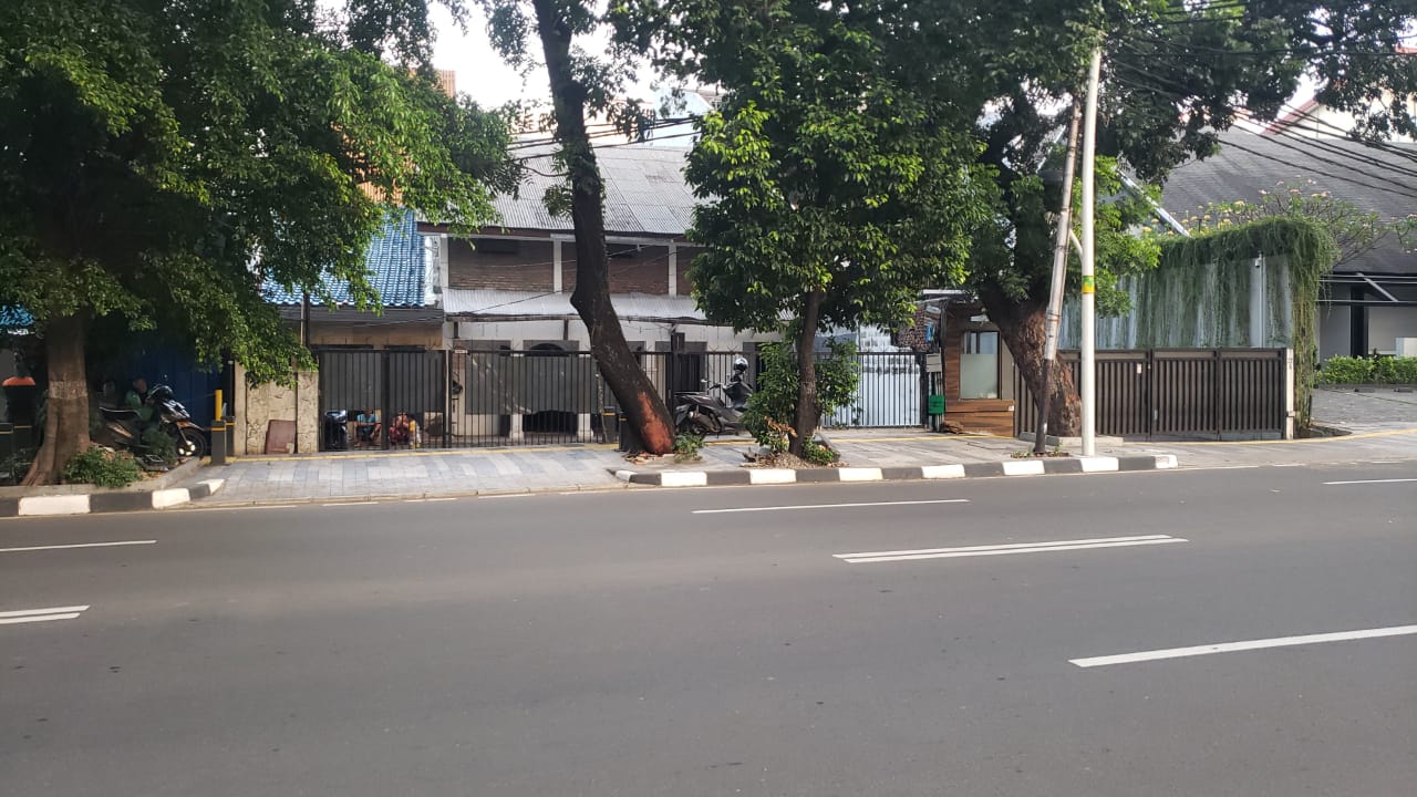 Dijual Rumah Tua di Jl.Wijaya 1, Petogogan, Kec. Kebayoran Lama