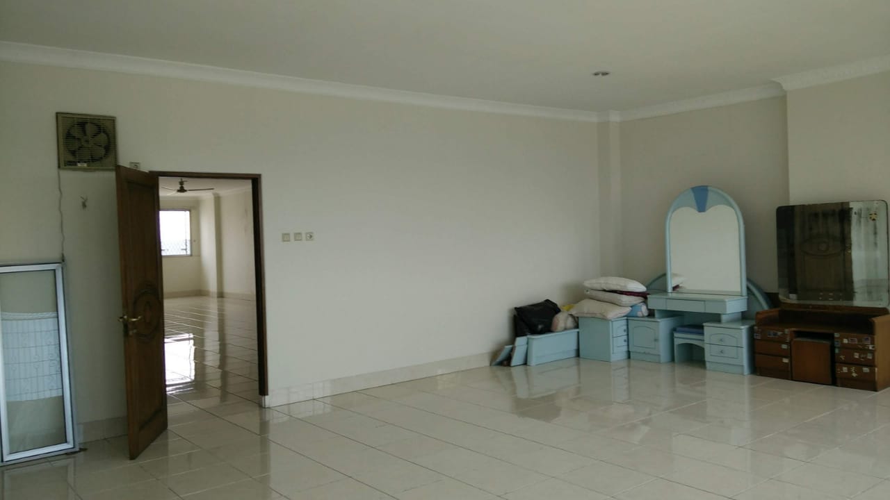 Jual rumah mewah luas di Keadilan, Keagungan, Taman Sari, Jakart