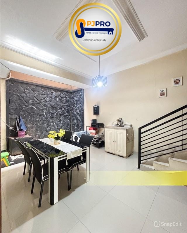 Dijual Rumah Semi Furnished Bebas Banjir di Komplek Billy Moon