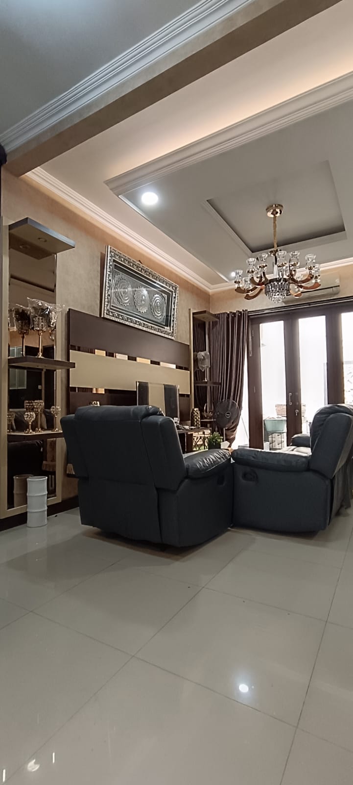 Jual rumah modern dalam cluster dan siap huni di Otista 3,Jaktim