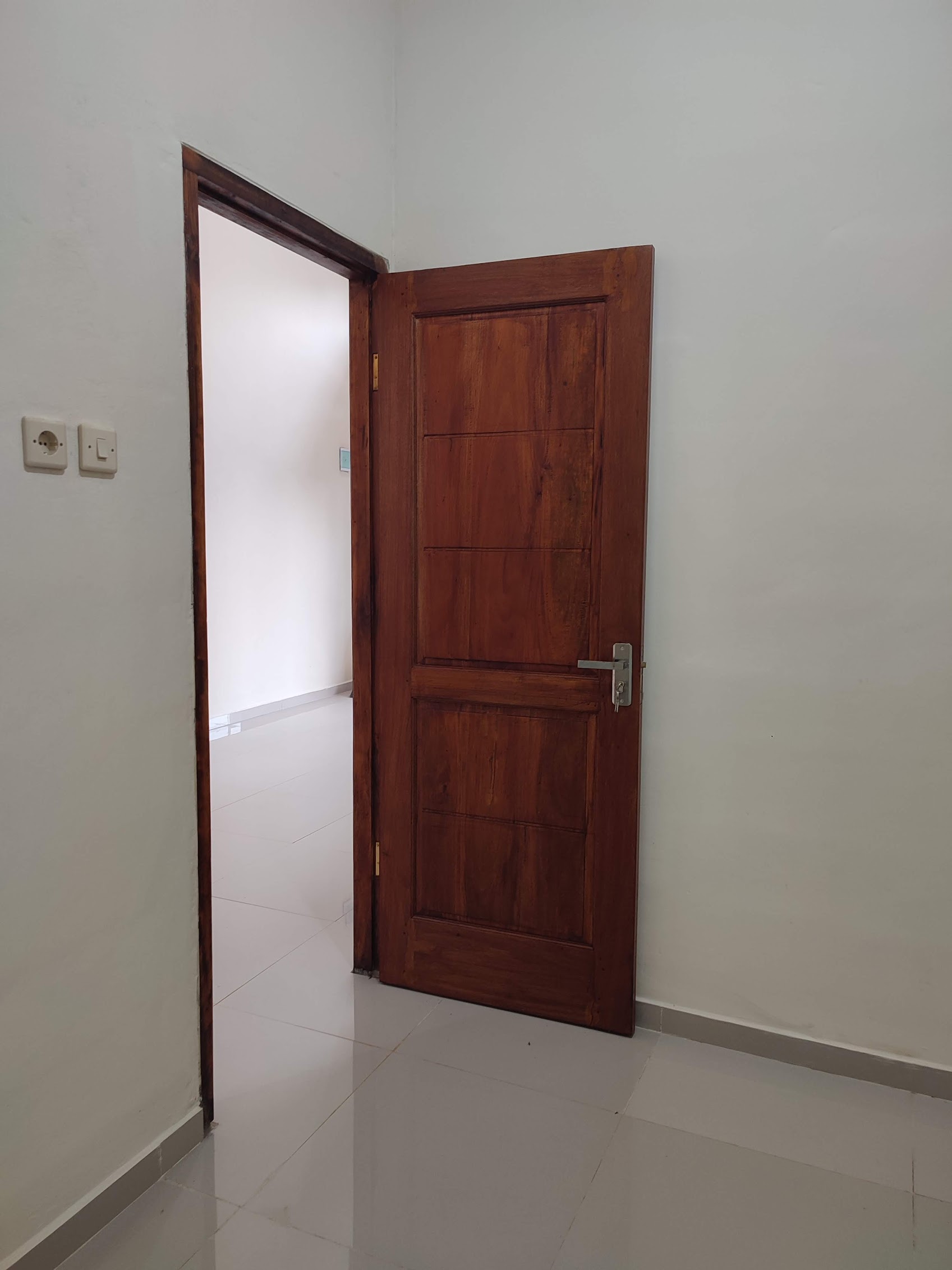 DIJUAL CEPAT/URGENT RUMAH CLUSTER SETU BEKASI – 430 JT NEGO