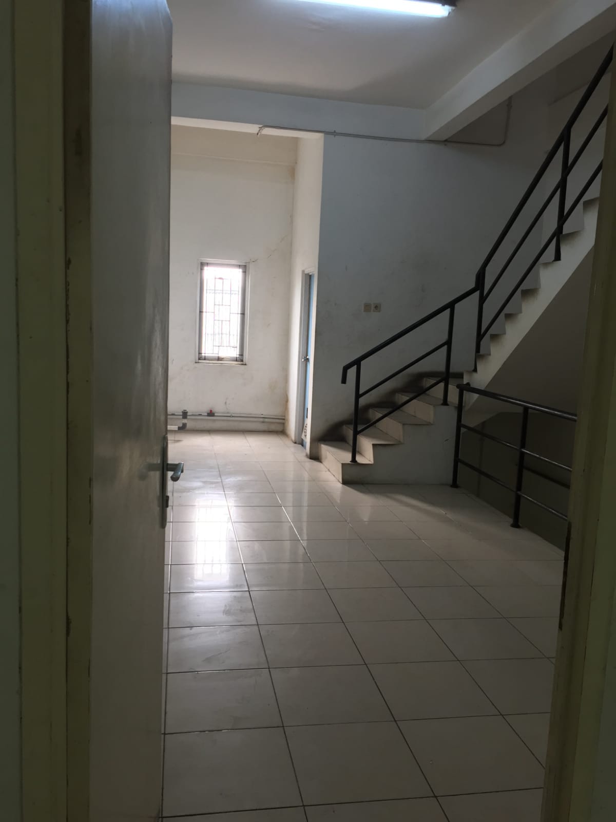 Jual ruko 4 lantai di Pos pengumben, Sukabumi Utara, Kebon Jeruk