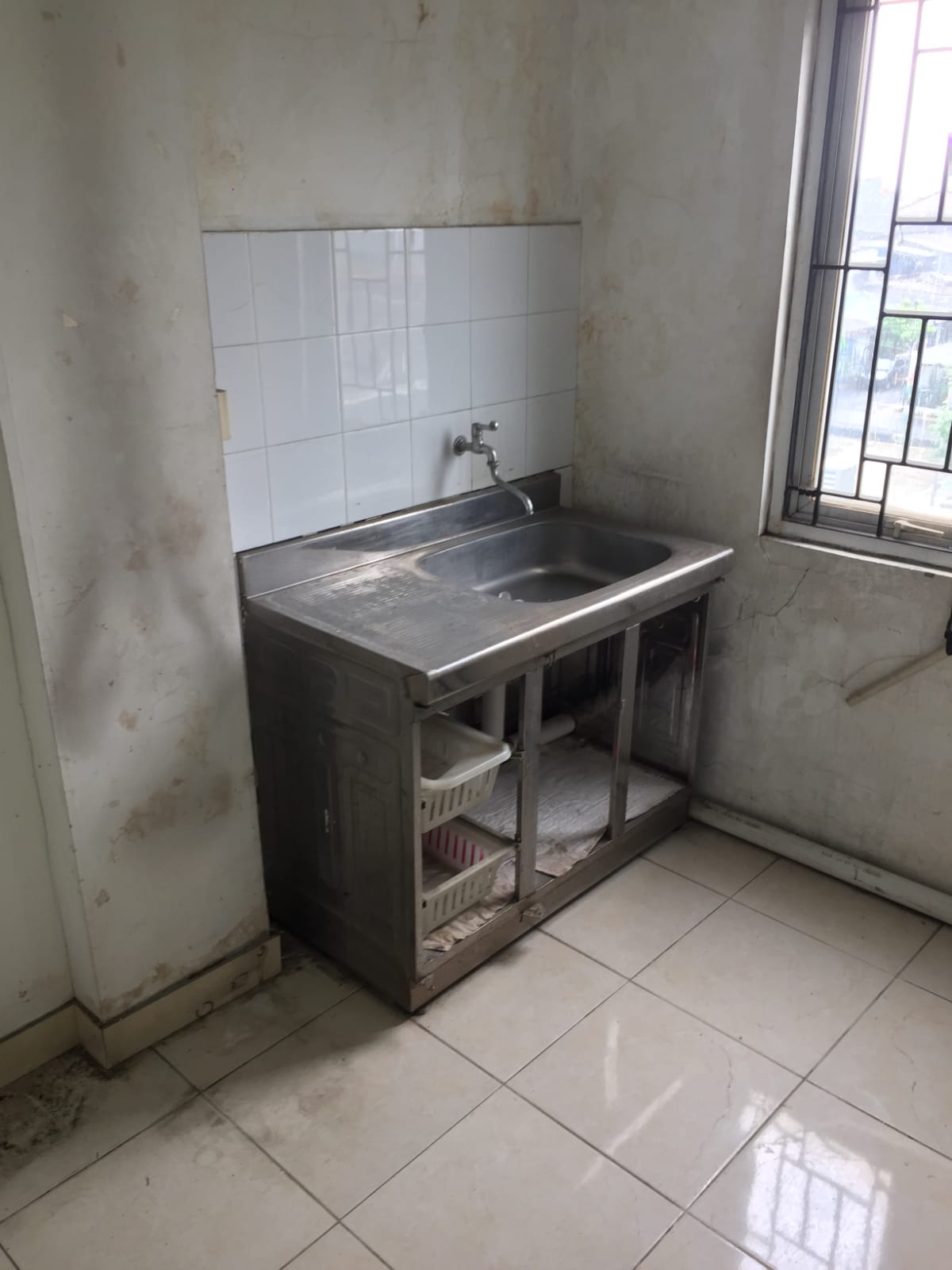 Jual ruko 4 lantai di Pos pengumben, Sukabumi Utara, Kebon Jeruk