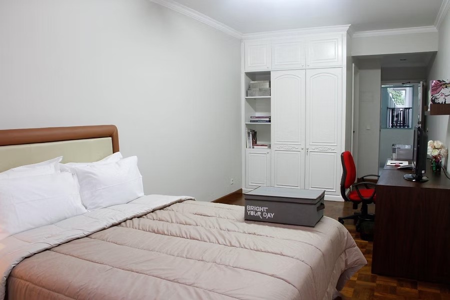 Jual rumah kost dan guest house luas mewah di Menteng, Jak Pus