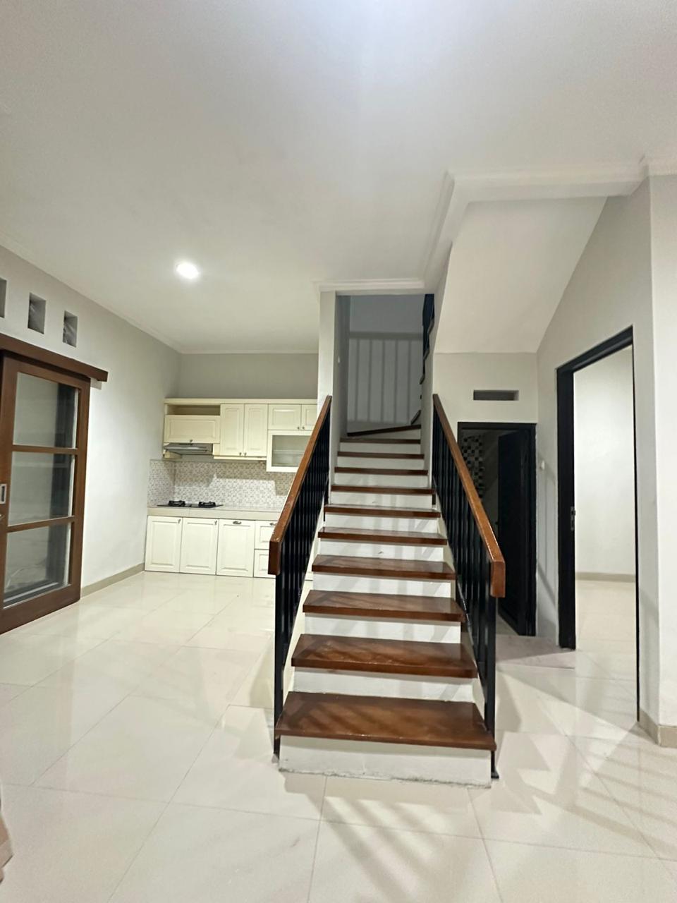 Rumah dalam Kawasan Super Block Kota Depok