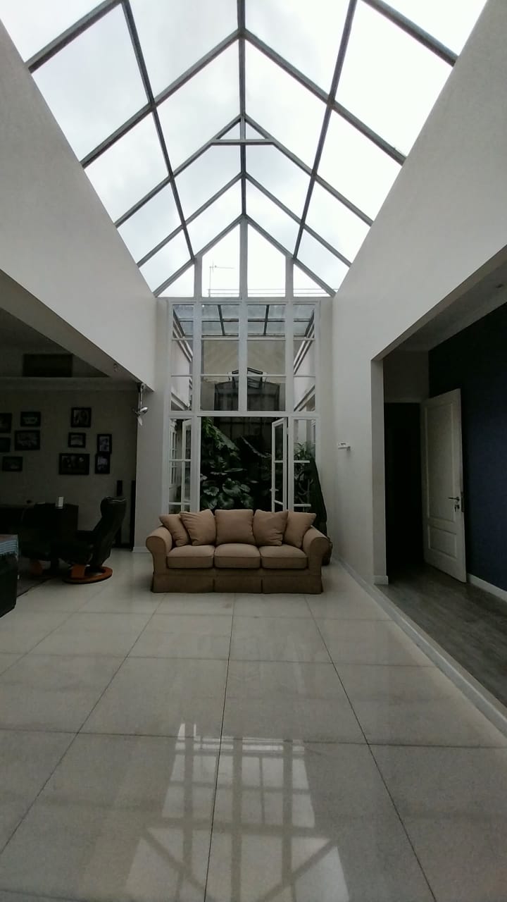 Turun Harga, Dijual Cepat Rumah di Jl. Taman Sunda Kelapa