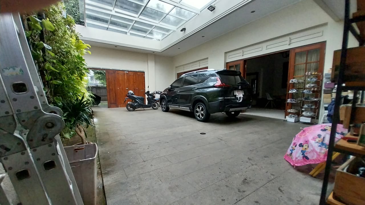 Turun Harga, Dijual Cepat Rumah di Jl. Taman Sunda Kelapa