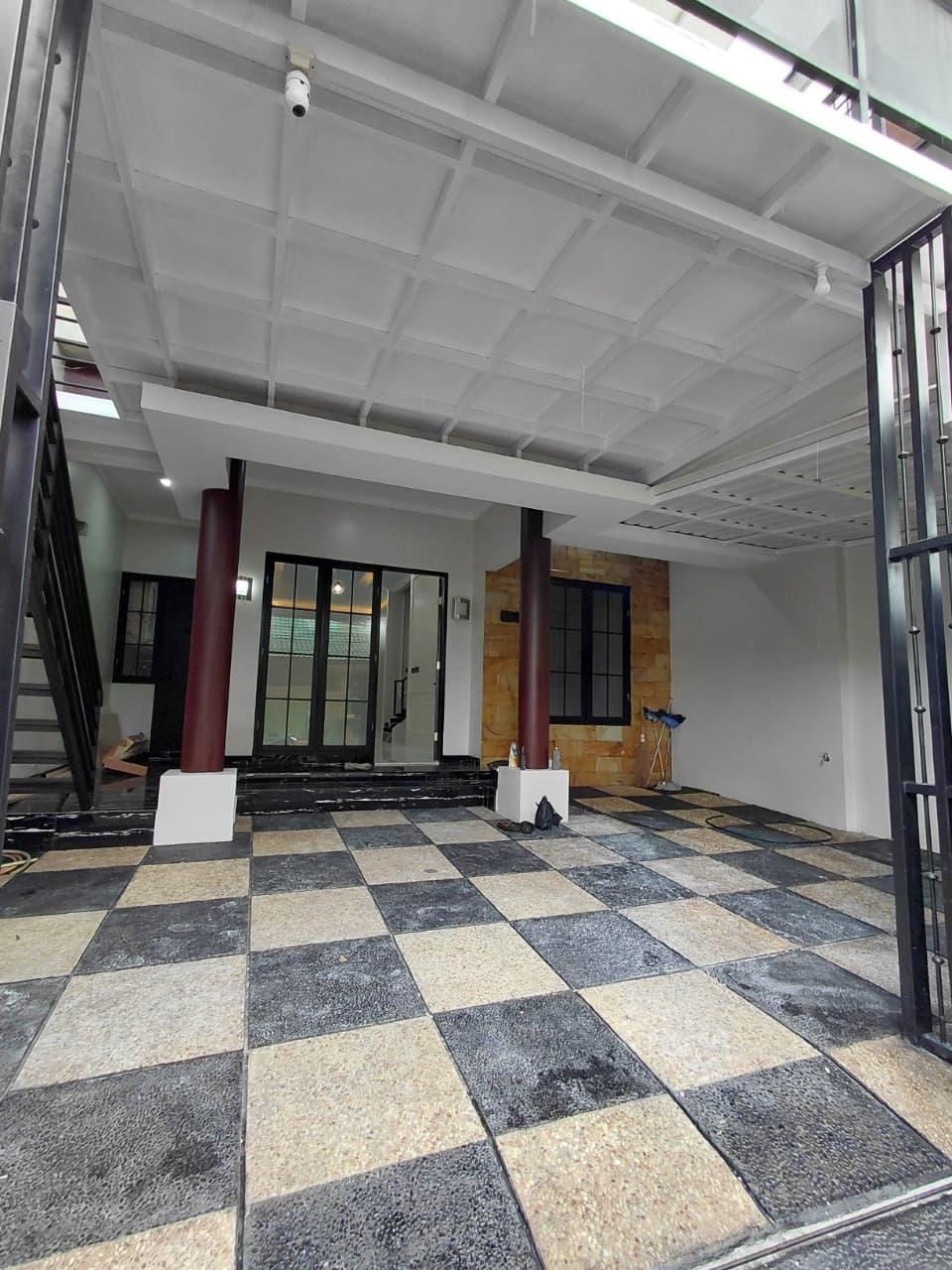 Jual rumah modern dan baru renovasi di Krisan 1, BSD Sektor 1.5