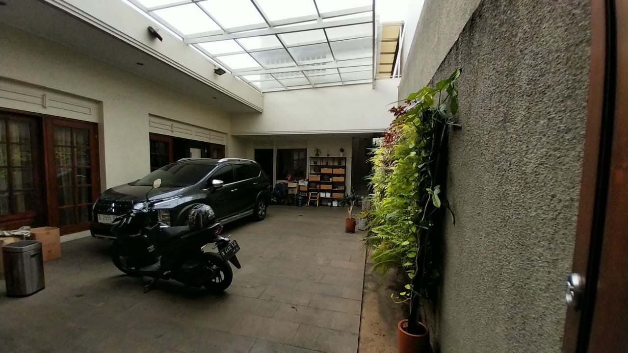 Turun Harga, Dijual Cepat Rumah di Jl. Taman Sunda Kelapa