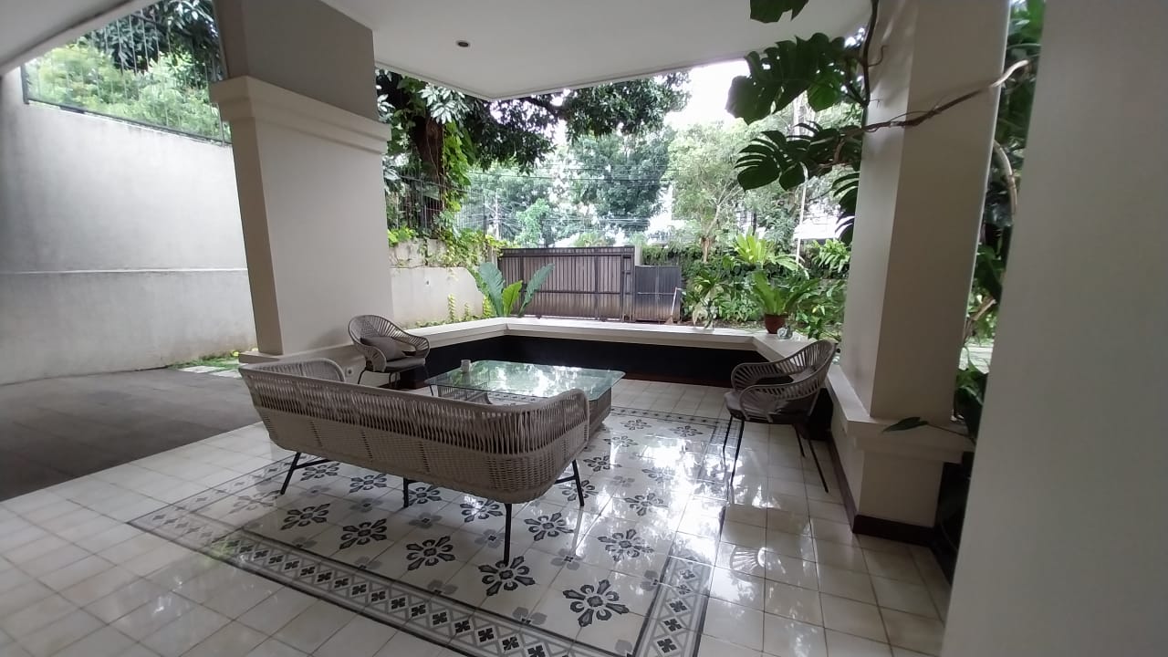 Turun Harga, Dijual Cepat Rumah di Jl. Taman Sunda Kelapa