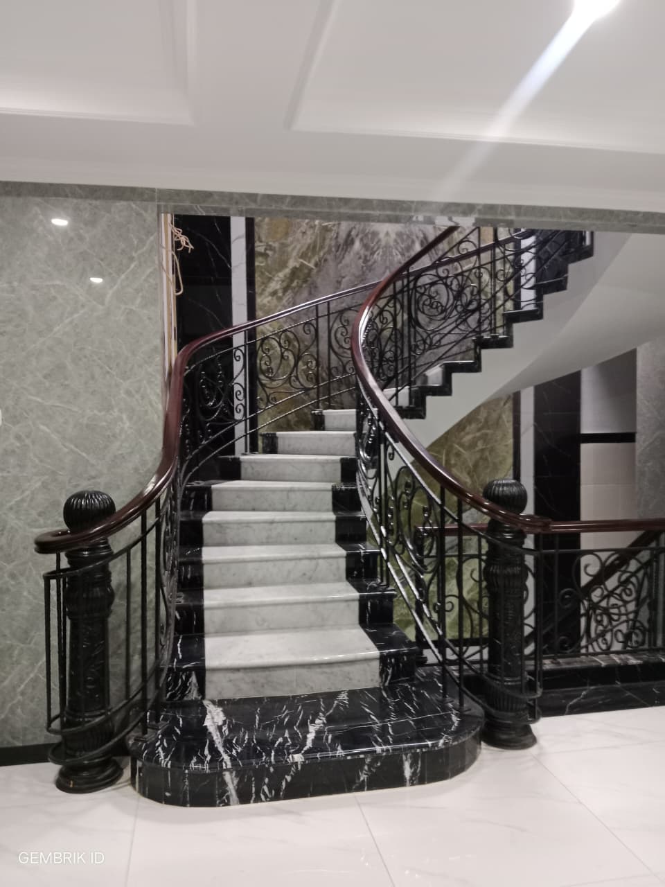 Sewa rumah di Pondok Indah dengan Pool, Pondok Pinang, Kebayoran