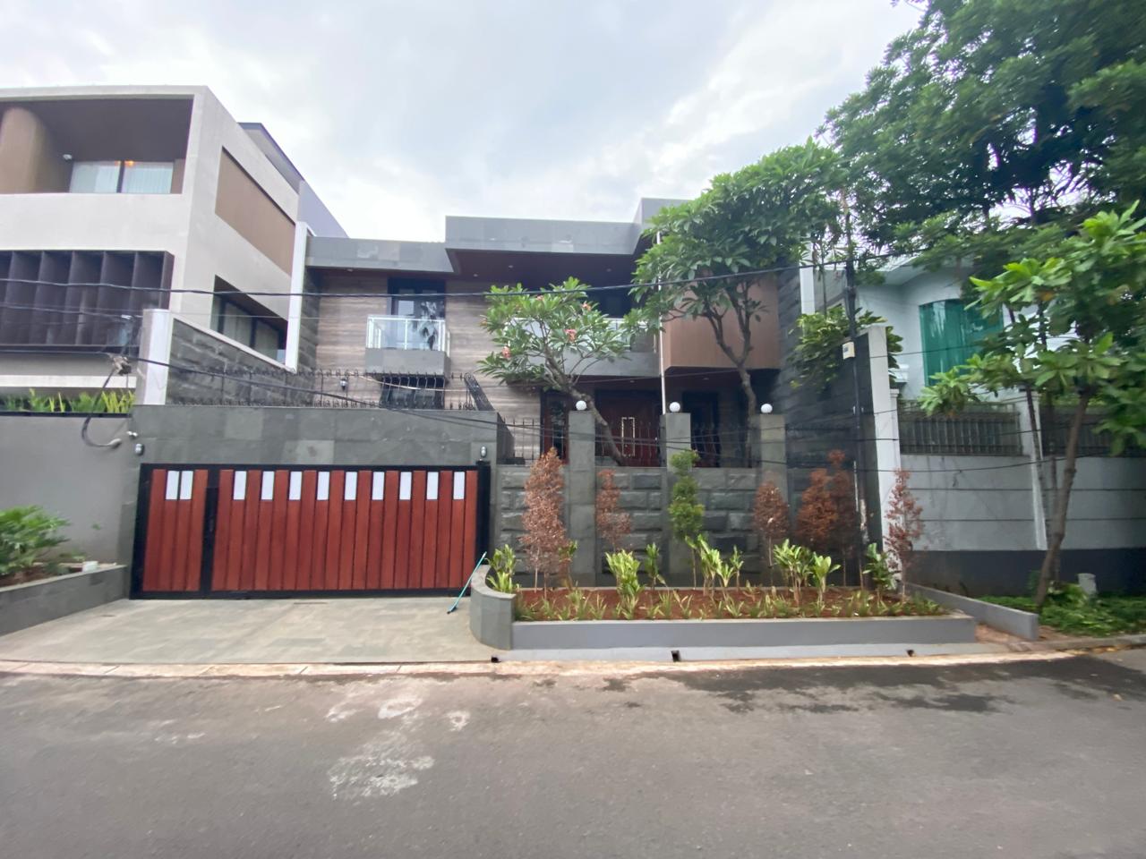 Sewa rumah di Pondok Indah dengan Pool, Pondok Pinang, Kebayoran