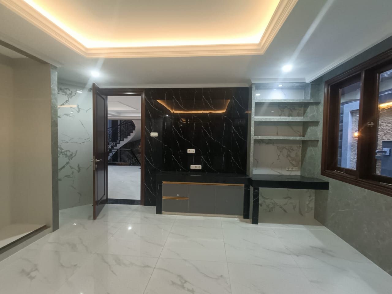 Sewa rumah di Pondok Indah dengan Pool, Pondok Pinang, Kebayoran