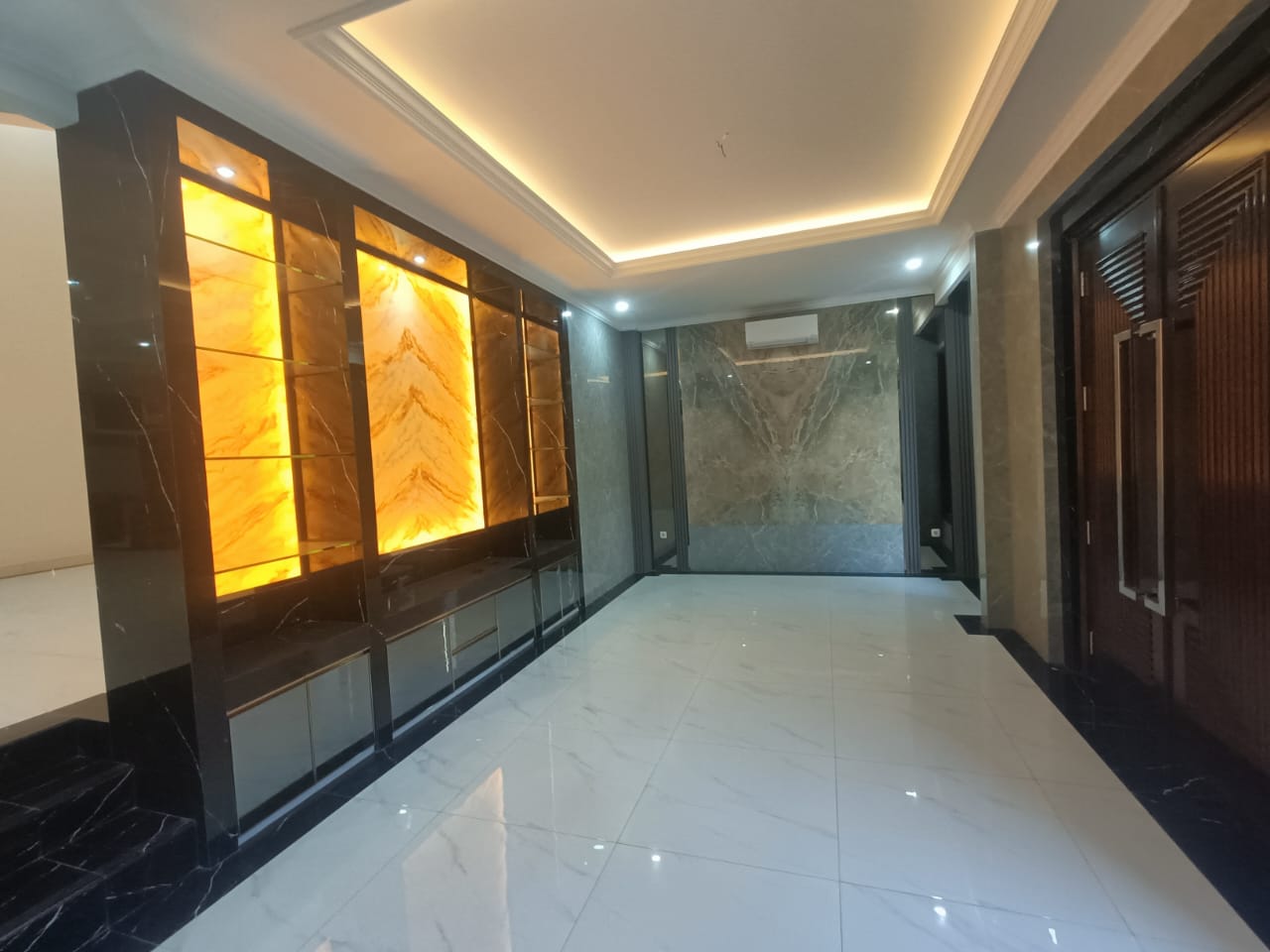 Sewa rumah di Pondok Indah dengan Pool, Pondok Pinang, Kebayoran