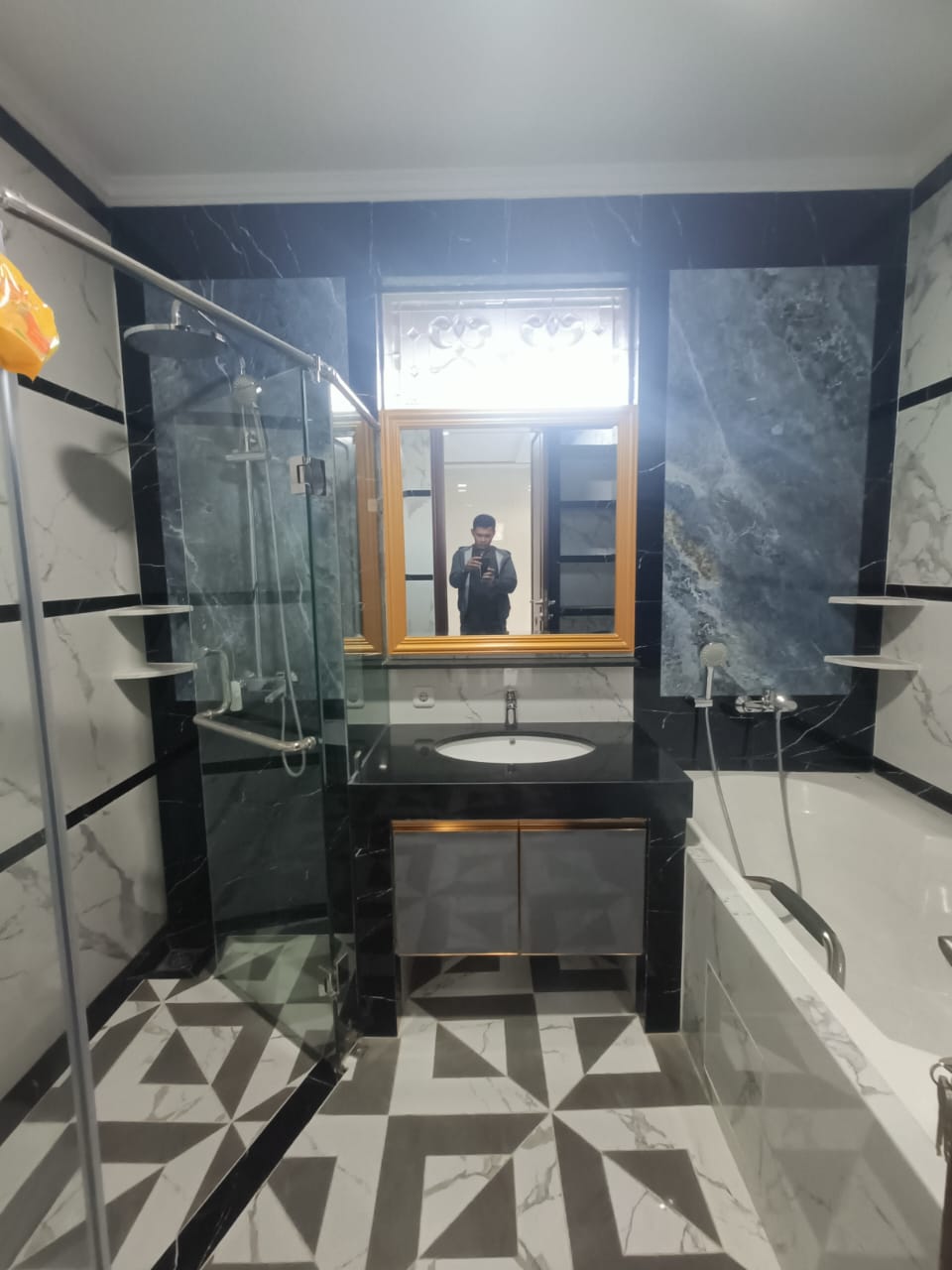 Sewa rumah di Pondok Indah dengan Pool, Pondok Pinang, Kebayoran