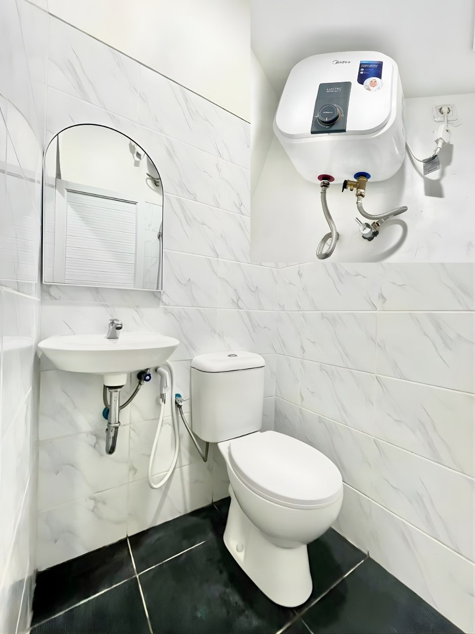 Jual cepat butuh uang banget rumah kost eksklusif di Tomang